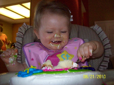 Baby Brae & Her Cake