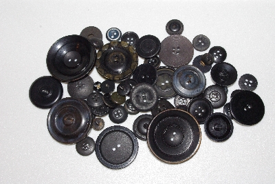 **MBAMG #79-205  "Vintage Lot Of Black Plastic & Metal Buttons"