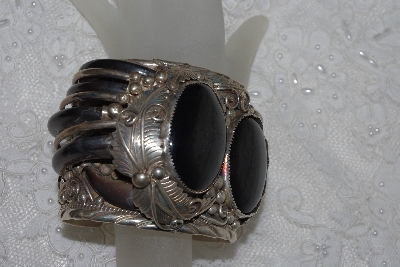 +MBATQ #3-169  "Large Beautiful Artist "M. Tosie" Signed Black Onyx/Bear Claw Cuff Bracelet"