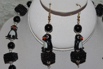 +MBAHB #27-136  "One Of A Kind Black Penguin Bead Necklace & Earring Set"