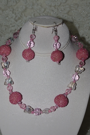 +MBAHB #003-141  "One Of A Kind PInk Glass & Crystal Butterfly Necklace & Earring Set"