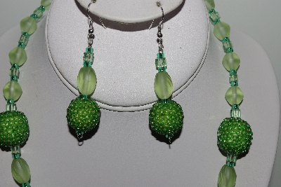+MBAHB #003-307  "One Of A Kind Green Bead Necklace & Earring Set"
