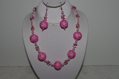 +MBAHB #003-269  "One Of A Kind Pink Bead Necklace & Earring Set"