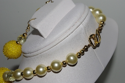 +MBAHB #003-280  "One Of A Kind Yellow Bead Necklace & Earring Set"