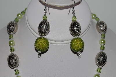 +MBAHB #009-185  "One Of A Kind Green Bead Necklace & Earring Set"