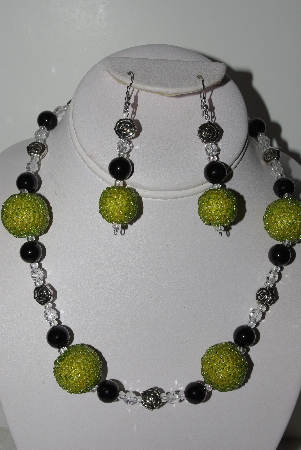 +MBAHB #009-070  "One Of A Kind Green & Black Bead Necklace & Earring Set"