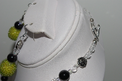 +MBAHB #009-070  "One Of A Kind Green & Black Bead Necklace & Earring Set"