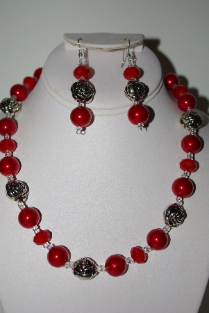 +MBAHB #013-200  "One Of A Kind Red Shell Pearl/Crystal & Flower Bead Necklace & Earring Set"