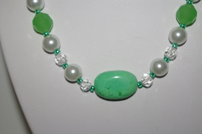 +MBAHB #013-088  "One Of A Kind Green & White Bead Necklace & Earring Set"