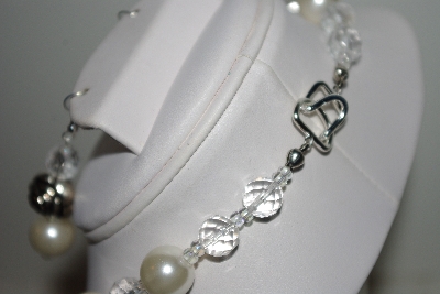 +MBAHB #013-063  "One Of A Kind White Shell Pearl & Bead Necklace & Earring Set"