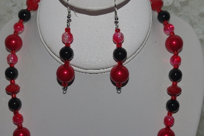 +MBAMG #003-158  "One Of A Kind Red & Black Bead Necklace & Earring Set"