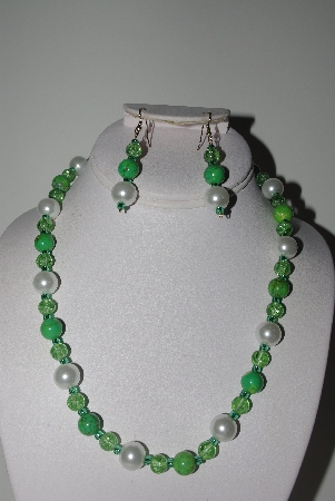 +MBAMG #018-107  "One Of A Kind Green & White Bead Necklace & Earring Set"
