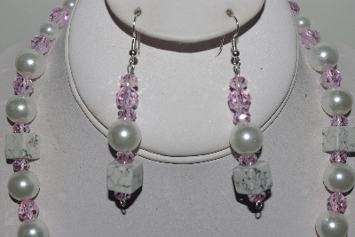 +MBAMG #018-057  "One Of A Kind White & Pink Bead Necklace & Earring Set"