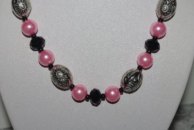 +MBAMG #019-163  "One Of A Kind Pink & Black Bead Necklace & Earring Set"