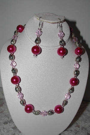 +MBAMG #019-123  "One Of A Kind Pink Bead & Lady Bug Bead Necklace & Earring Set"