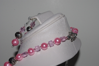 +MBAMG #019-250  "One Of A Kind Pink Bead Necklace & Earring Set"