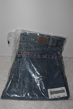 +MBAMG #T06-071  "Size 6/ 34" Long   "2004 London Boot Cut BoyFriend Jeans"