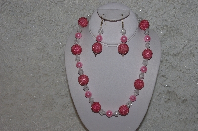 +MBAHB #24-063  "One Of A Kind Pink & Clear Bead Necklace & Earring Set"