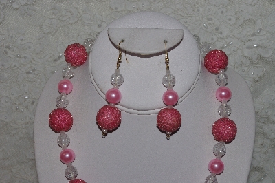 +MBAHB #24-063  "One Of A Kind Pink & Clear Bead Necklace & Earring Set"