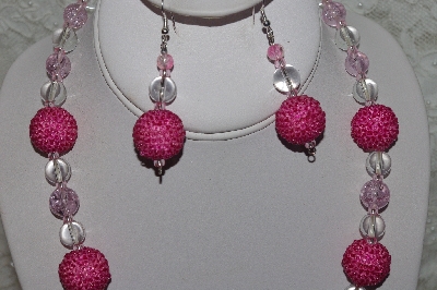 +MBAHB #24-223  "One Of A Kind Clear & Pink Bead Necklace & Earring Set"