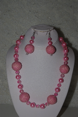 +MBAHB #31-120  "One Of A Kind Pink Bead Necklace & Earring Set"