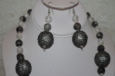+MBAHB #32-039  "One Of A Kind Grey Marble & Clear Bead Necklace & Earring Set"