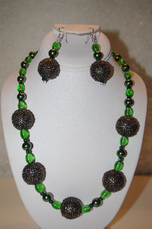 +MBAHB #32-094  "One Of A Kind Green Bead Necklace & Earring Set"