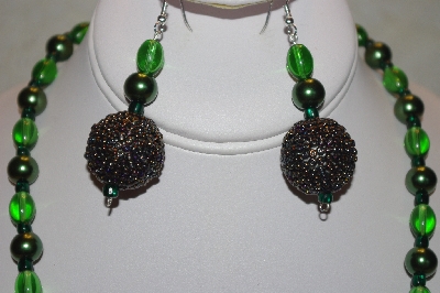 +MBAHB #32-094  "One Of A Kind Green Bead Necklace & Earring Set"
