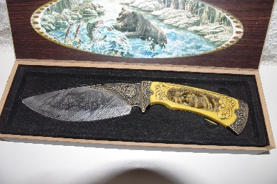 +MBAMG #009-174  "Bud K Carved Bear Knife & Display Case"