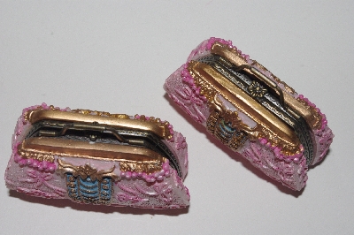 +MBAMG #099-027  "2002 Set Of 2 Fancy Resin Purses"