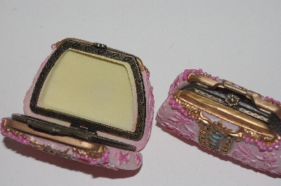 +MBAMG #099-027  "2002 Set Of 2 Fancy Resin Purses"
