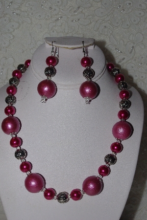 +MBAHB #00013-8432  "One Of A Kind Pink & Silver Bead Necklace & Earring Set"