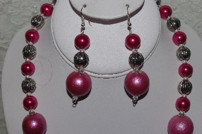 +MBAHB #00013-8432  "One Of A Kind Pink & Silver Bead Necklace & Earring Set"