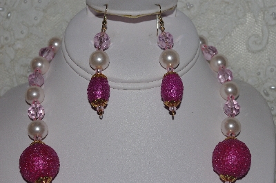+MBAHB #00013-8593  "One Of A Kind Pink Bead Necklace & Earring Set"