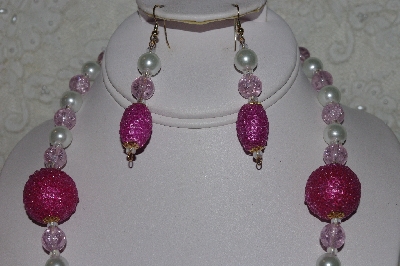 +MBAHB #00013-8583  "One Of A Kind Pink & White Bead Necklace & Earring Set"