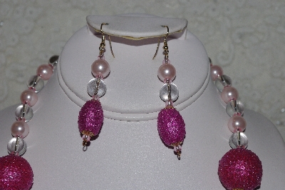 +MBAHB #00013-8578  "One Of A Kind Pink & Clear Bead Necklace & Earring Set"
