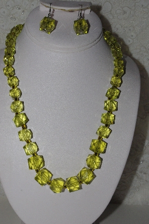 +MBAHB #00014-8858  "Yellow/Green Faceted Puffed Cube Acrylic Necklace & Earring Set"