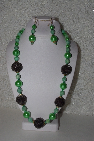 +MBAHB #00015-8975  "One Of A Kind Green & Brown Bead Necklace & Earring Set"