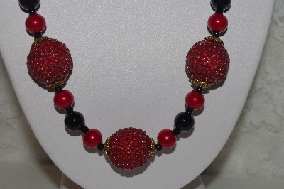 +MBAHB #00015-9059  "One Of A Kind Red & Black Bead Necklace & Earring Set"