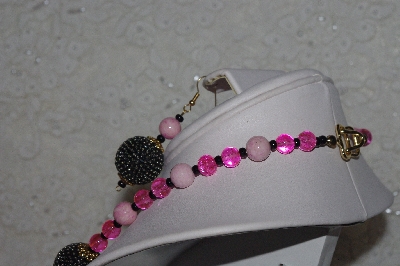 +MBAHB #00015-9017  "One Of A Kind Pink & Brwon Bead Necklace & Earring Set"