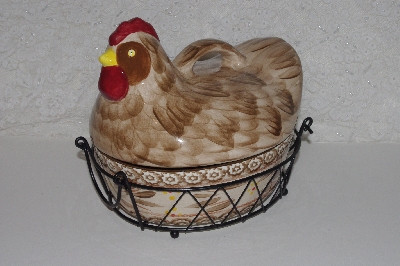 +MBAMG #00016-0182  "Temtations Old World 1.5 Qt Covered Rooster Baker"