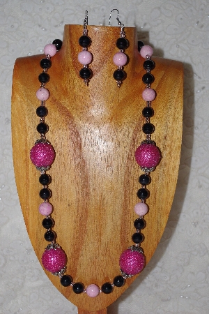 +MBAAC #02-9873  "Pink Hand Made Cluster Beads, Black & Pink Bead Necklace & Earring Set"