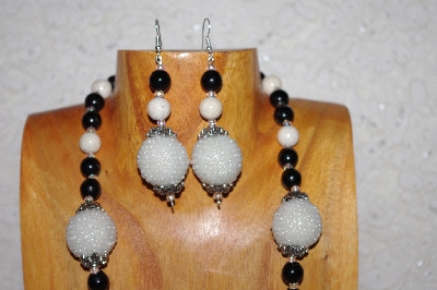 +MBAAC #02-9884  "Pearl White Cluster Beads, Black & White Bead Necklace & Earring Set"