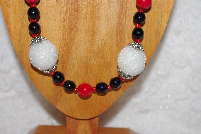 +MBAAC #02-9888  "Pearl White Seed Bead Cluster Beads, Red & Black Bead Necklace & Earring Set"
