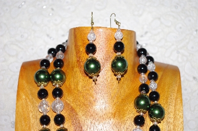 +MBADS #001-0388  "Green, Black & Clear Glass Bead Necklace & Earring Set"