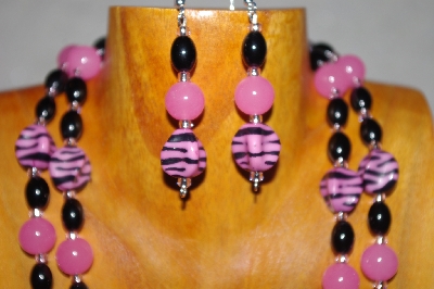+MBADS #001-590  "Pink & Black Bead Double Strand Necklace & Earring Set"