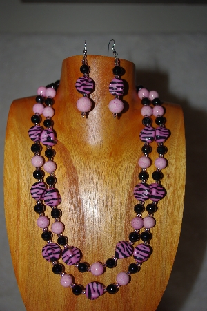 +MBADS #001-641  "Pink & Black Bead Double Strand Necklace & Earring Set"