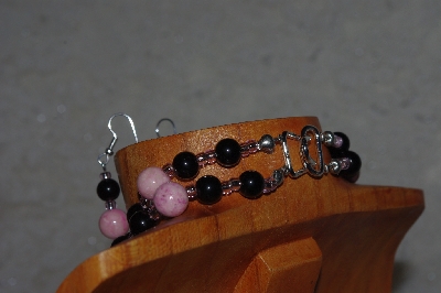 +MBADS #04-0752  "Pink & Black Bead Necklace & Earring Set"