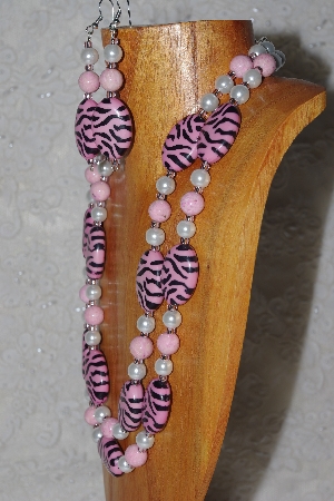 +MBADS #04-791  "Pink & White Bead Necklace & Earring Set"