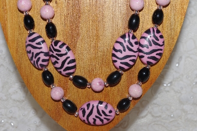 +MBADS #04-798  "Pink & Black Bead Necklace & Earring Set"